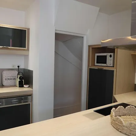 Apartment Billie Blue Ault