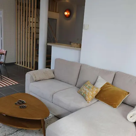 Apartment Billie Blue Ault